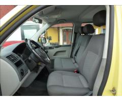 Volkswagen Caravelle 2,0 TDI 9 míst - 17