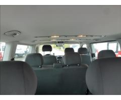 Volkswagen Caravelle 2,0 TDI 9 míst - 20