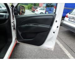 Opel Combo 1,3 CDTi 90 L2H1 2.4T - 25