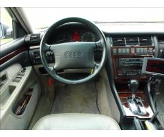 Audi A8 4,2 V8 Quattro 4x4  VETERÁN - 39