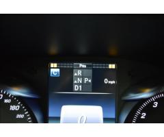 Mercedes-Benz Třídy C 2,0 C200 135kW AMG LED KŮŽE AC - 17