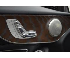 Mercedes-Benz Třídy C 2,0 C200 135kW AMG LED KŮŽE AC - 35