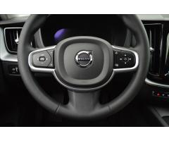 Volvo XC60 2,0 B4 145kW MOMENTUM PRO TZ - 8