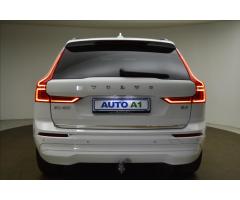 Volvo XC60 2,0 B4 145kW MOMENTUM PRO TZ - 40