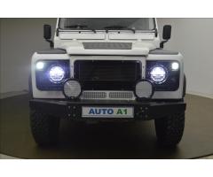 Land Rover Defender 2,5 130 Td5 90kW PO RENOVACI - 32