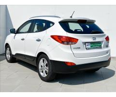 Hyundai ix35 2,0 CRDI 4x4 Aut.Klima,Kůže - 10