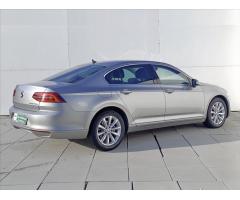 Volkswagen Passat 2,0 TDi DSG NAVI LED TEMPMAT - 6