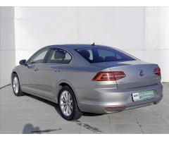 Volkswagen Passat 2,0 TDi DSG NAVI LED TEMPMAT - 10