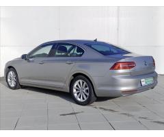 Volkswagen Passat 2,0 TDi REZERVOVÁNO DSG NAVI LED TEMPMAT - 11