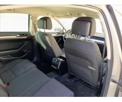 Volkswagen Passat 2,0 TDi DSG NAVI LED TEMPMAT - 24