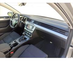 Volkswagen Passat 2,0 TDi DSG NAVI LED TEMPMAT - 27