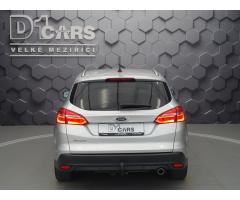 Ford Focus 2.0 TDCi Titanium XENONY - 4