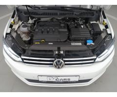 Volkswagen Touran 2.0 TDi Highline REZERVOVÁNO! - 32