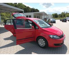 Volkswagen Golf Plus 1,6 TDI,66KW,SERVISKA,TAŽNÉ - 9