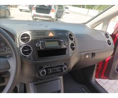 Volkswagen Golf Plus 1,6 TDI,66KW,SERVISKA,TAŽNÉ - 14