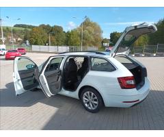 Škoda Octavia 1,6 TDI 85kwStyle,ČR,1MAJ,KOLA - 10