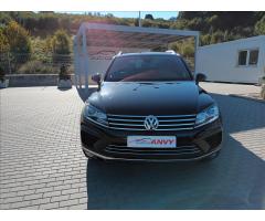 Volkswagen Touareg 3,0 V6TDI,ČR,1MAJ,SERVISKA,KŮŽE, - 2