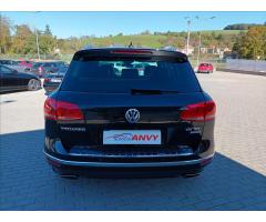 Volkswagen Touareg 3,0 V6TDI,ČR,1MAJ,SERVISKA,KŮŽE, - 5