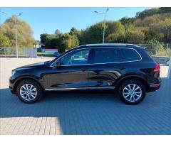 Volkswagen Touareg 3,0 V6TDI,ČR,1MAJ,SERVISKA,KŮŽE, - 7