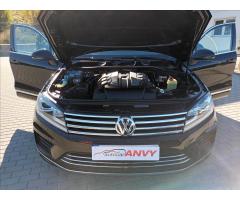 Volkswagen Touareg 3,0 V6TDI,ČR,1MAJ,SERVISKA,KŮŽE, - 20