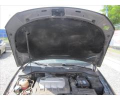 Volkswagen Passat Variant 2.0TDi DSG Comfort, aut KLIMA - 40