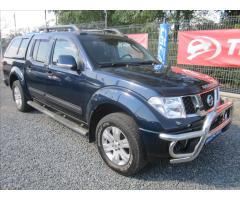 Nissan Navara Double Cab 2.5dCi 4WD, aut. KLIMA - 3