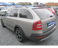 Škoda Octavia Combi 2.0TDi 4x4 Scout - 4