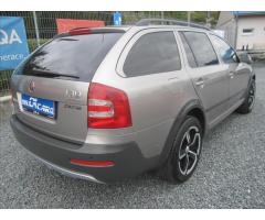 Škoda Octavia Combi 2.0TDi 4x4 Scout - 6