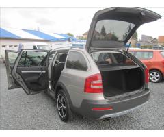 Škoda Octavia Combi 2.0TDi 4x4 Scout - 43