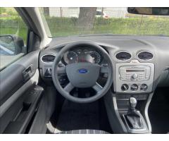 Ford Focus 1,6 i  Klimatizace,2x Pneu - 14