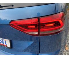 Volkswagen Touran 2,0 TDi  Panorama,Navigace,LED - 40