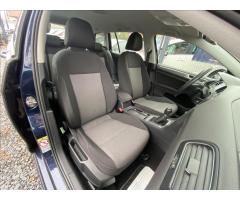 Volkswagen Golf 1,6 TDi  Serviska,Tempomat - 26