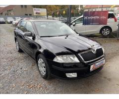 Škoda Octavia 1,6 MPi  Tempomat,Senzory,AC - 8