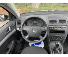 Škoda Octavia 1,6 MPi  Tempomat,Senzory,AC - 14