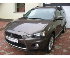 Mitsubishi Outlander 2,2 DI-D 140PS  Nomad 4x4 - 2