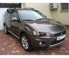 Mitsubishi Outlander 2,2 DI-D 140PS  Nomad 4x4 - 5