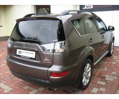 Mitsubishi Outlander 2,2 DI-D 140PS  Nomad 4x4 - 7