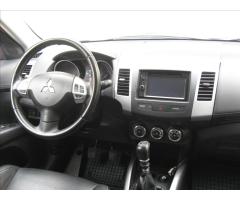 Mitsubishi Outlander 2,2 DI-D 140PS  Nomad 4x4 - 23