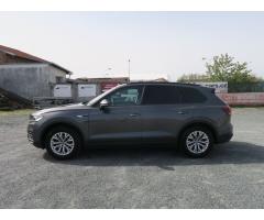 Volkswagen Touareg 3.0 TDI 170kW Tiptronic 4x4 1- - 8