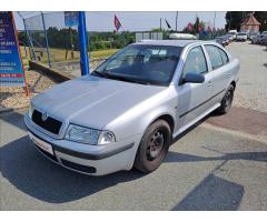 Škoda Octavia 1,6 MPI Tour - 1