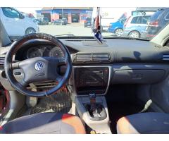 Volkswagen Passat 1,9 TDI 96kW Comfortline - 9