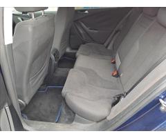 Volkswagen Passat 2,0 TDI COMFORTLINE - 6