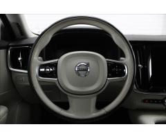 Volvo V90 2,0 D4 FWD Momentum - 36