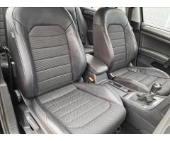 Volkswagen Golf VII 2.0 TDI Comfortline - 14