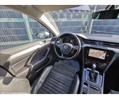 Volkswagen Passat Variant 2.0 TDI Highline DSG - 9