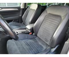 Volkswagen Passat Variant 2.0 TDI Highline DSG - 16