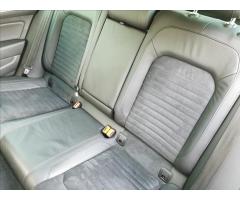 Volkswagen Passat Variant 2.0 TDI Highline DSG - 19