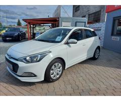 Hyundai i20 1,2 i Family Plus ČR S.KNIHA - 12