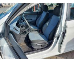 Hyundai i20 1,2 i Family Plus ČR S.KNIHA - 16