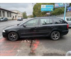 Škoda Octavia 2,0 TDI PD Elegance Combi - 6